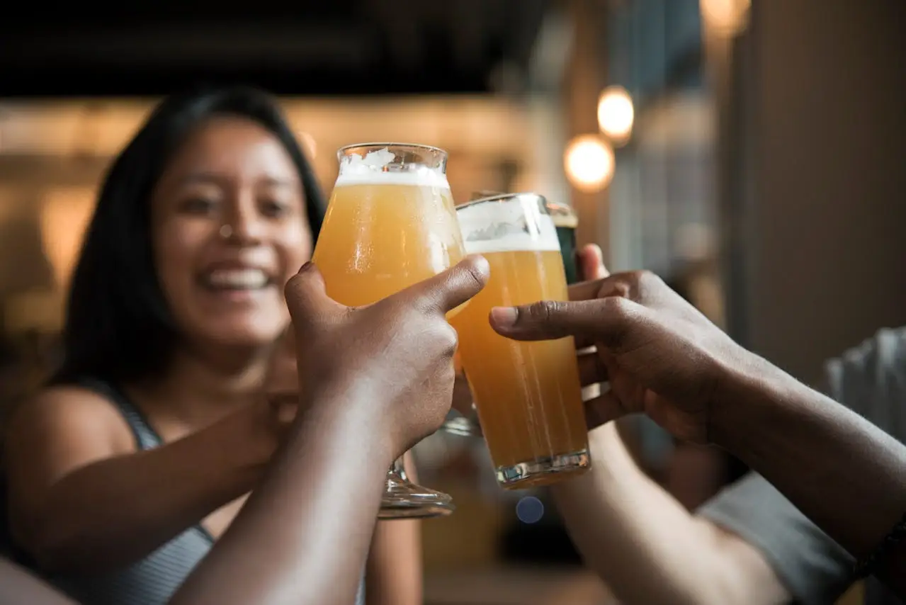 Demissão por beber em serviço: quando a justa causa é válida