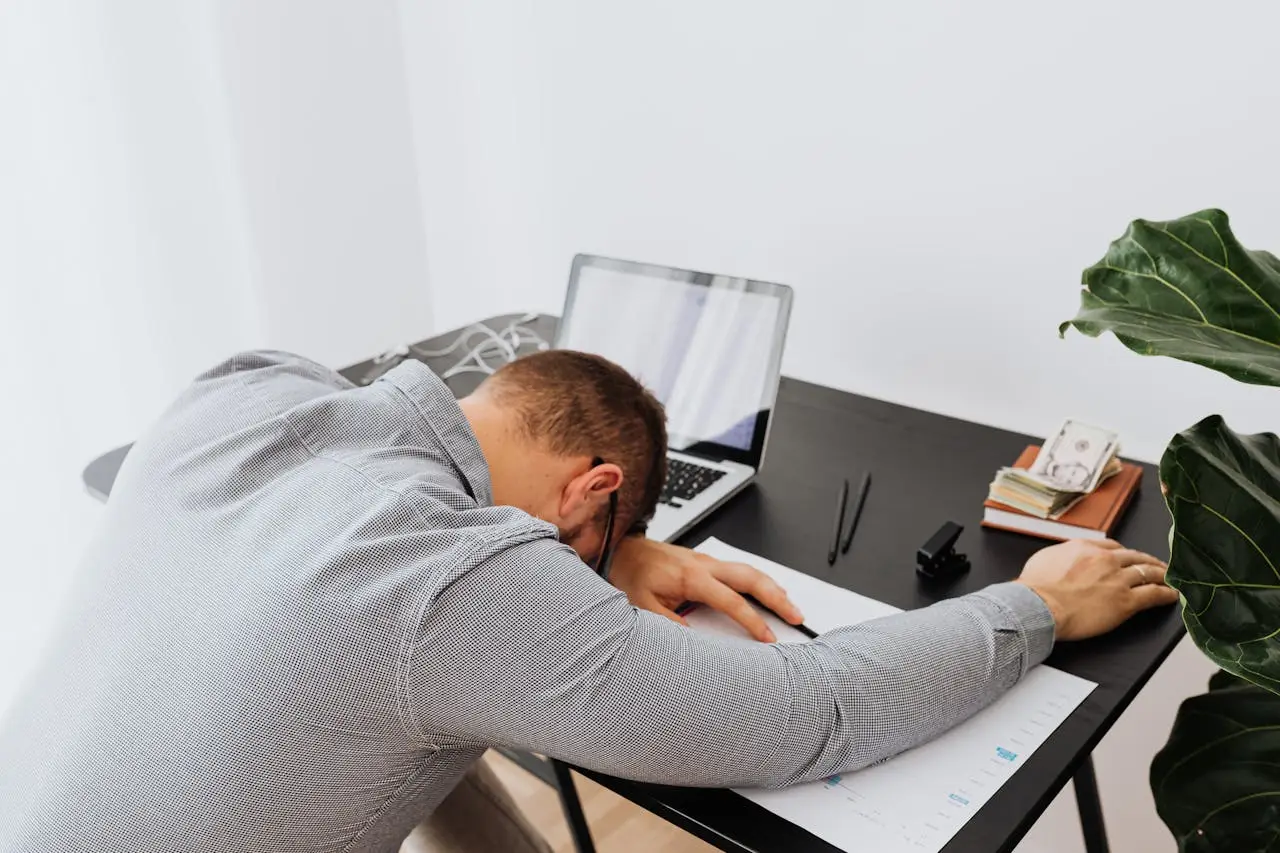 trabalhador cansado