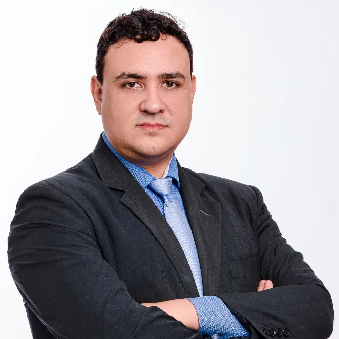Dr. Luiz Armando Carneiro - Advogado